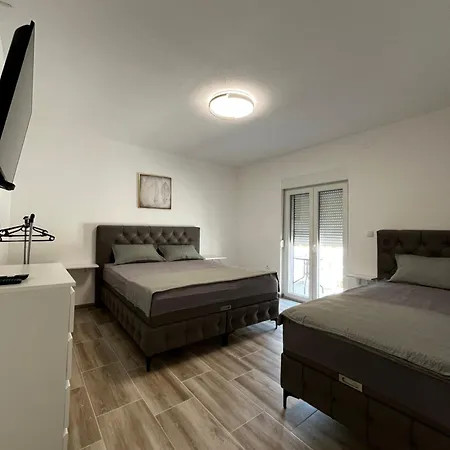 Twin Apartments Ivanica Extérieur photo